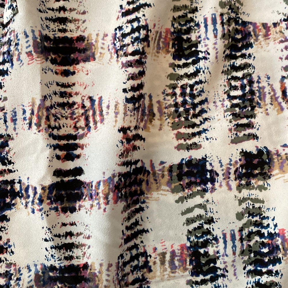 Dalia’s Collection Patterned Work Blouse - Picture 2 of 3